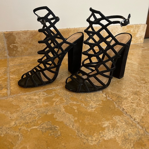 SCHULTZ Caged Block Heel - Picture 2 of 8